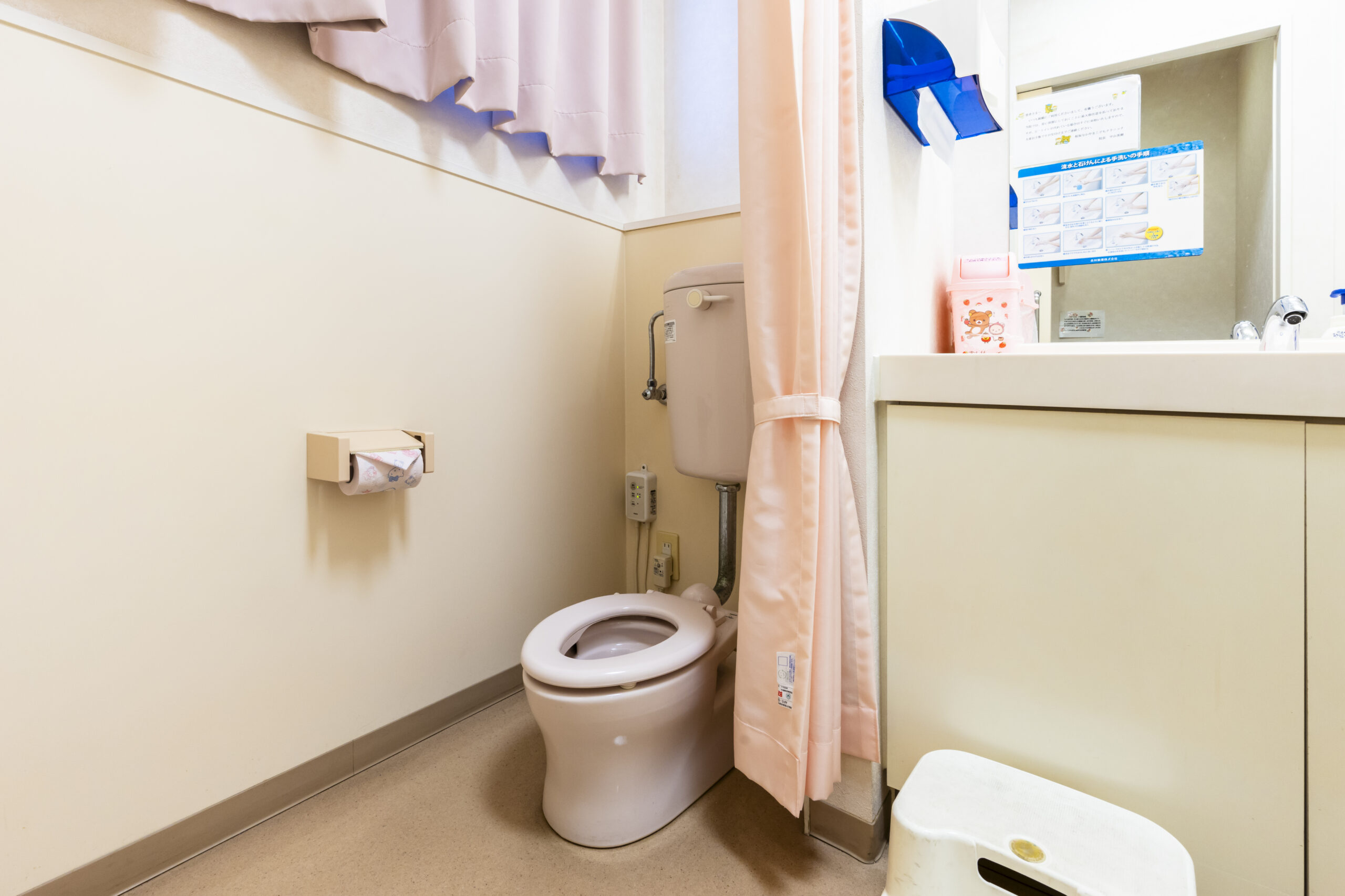 桜坂くすだこどもクリニック